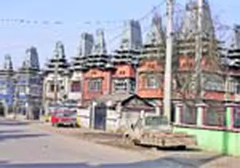 Satul cu 100 de palate