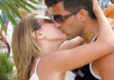 Ei vor pleca la Roma si la Paris