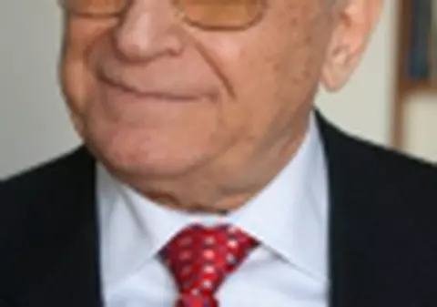 Ora 16.45: Ion Iliescu si-a revazut colegii de liceu
