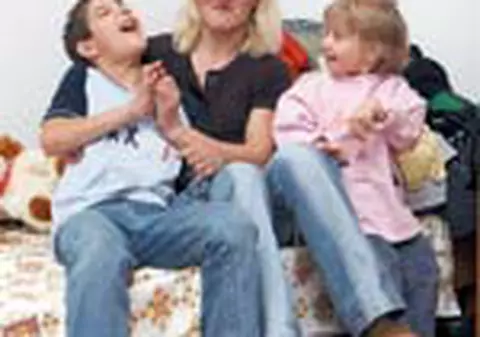 'Ce ma fac cu doi copii in strada?'