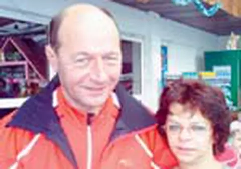 Basescu, momeala pentru agatat barbati