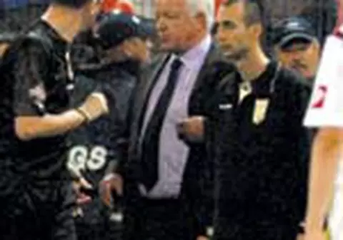 Deaconu si FRF strang surubul cand le convine