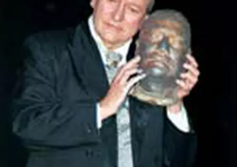 'A murit in bratele mele'