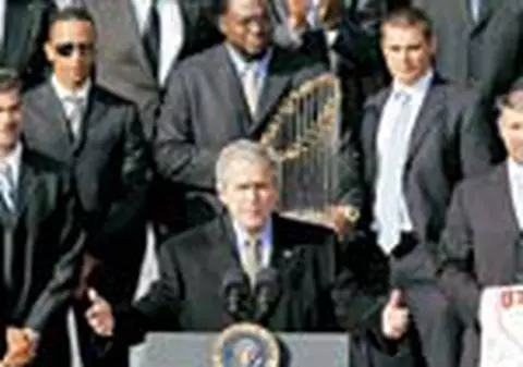 Bush, Putin   si Sarkozy au vrajitori printre garzile de corp