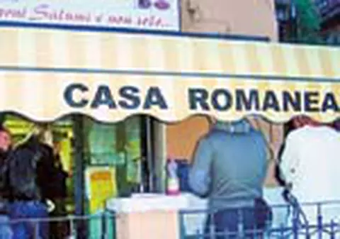 Magazinul unui roman din Roma, incendiat de doua ori