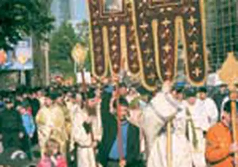 Mii de credinciosi, pe strazi, de Florii