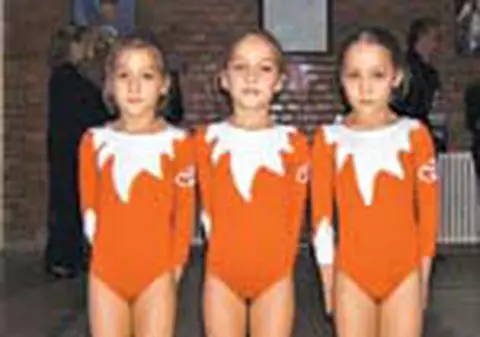 Tripletele gimnaste, la prima competitie oficiala