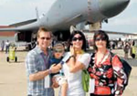 Nadia, la mitingul aviatic !