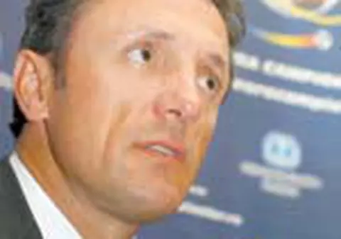 'Iesim din grupe!'