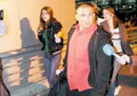 'A murit in fata mea!'