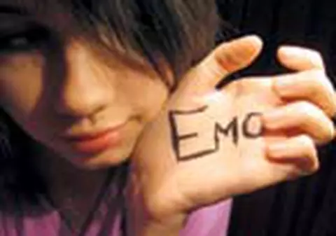 'Mama spune ca e bine ca sunt emo'