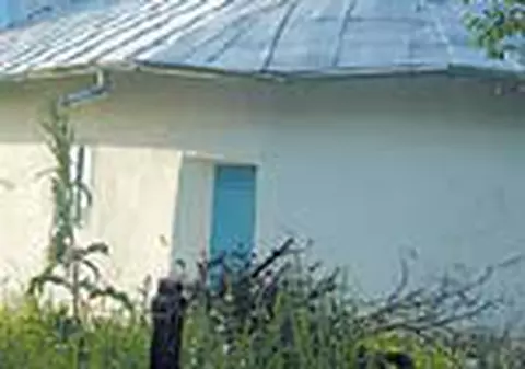 Preot cercetat ca a vrut sa fure icoane