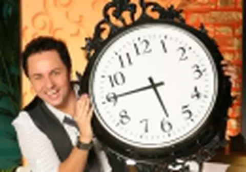 Iubita lui Madalin Voicu si 'Happy Hour' ajuta copiii talentati la desen