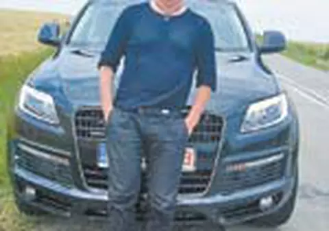 Aurel Moldoveanu, fara permis dar cu masina noua