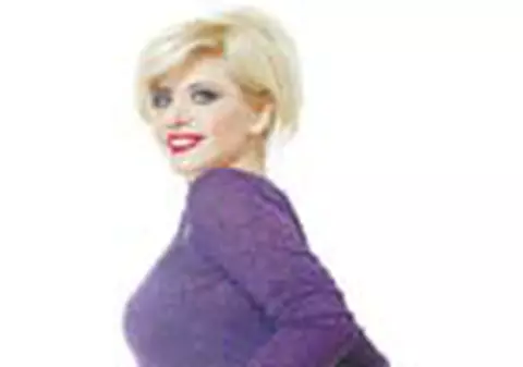 Loredana zboara numai la bussines class