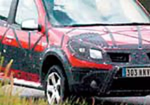 Dacia SUV, surprinsa in teste de paparazzi!