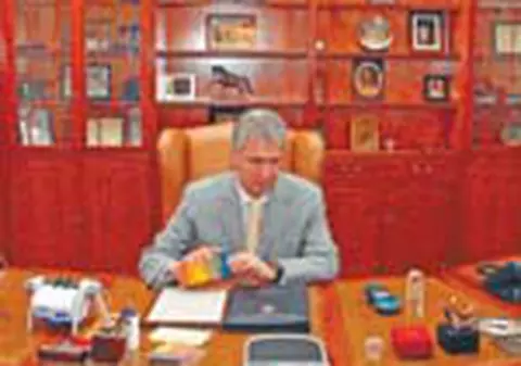 Si-a luat jucariile si a plecat!