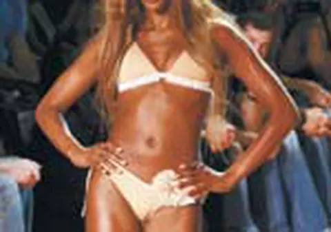 Naomi, condamnata iar la munca in folosul comunitatii