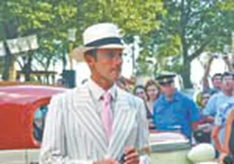 Mazare, ce tinuta de gangster ti-ai tras