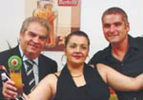 Poftiti la cocktailul 'Catanga'