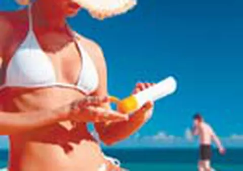 Iesi la plaja? Ia-ti creme cu protectie UV