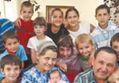 O romanca, 'supermama' in Canada