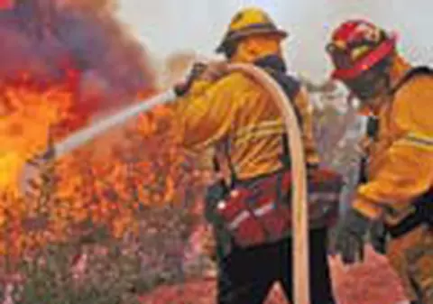 Incendiile din California au ucis un om