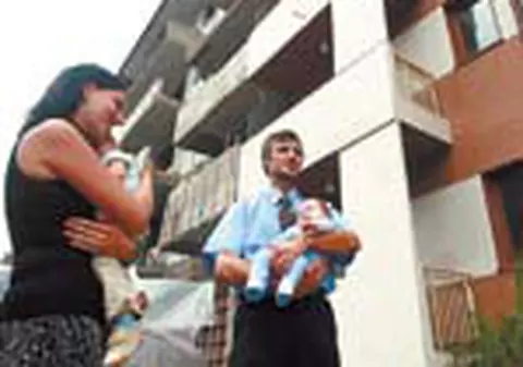 Si-au 'tras' case de la stat