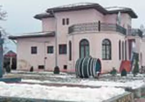 Poftiti in casa familiei regale