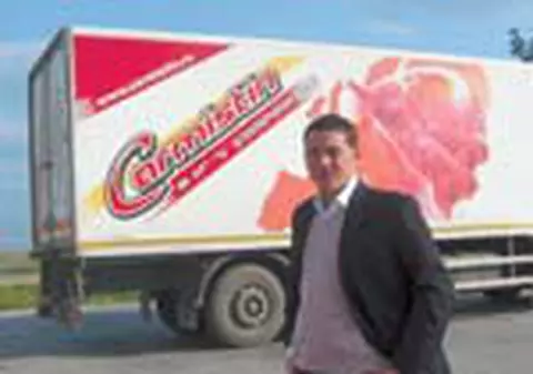 Si-a inceput afacerile cu un camion cu carne