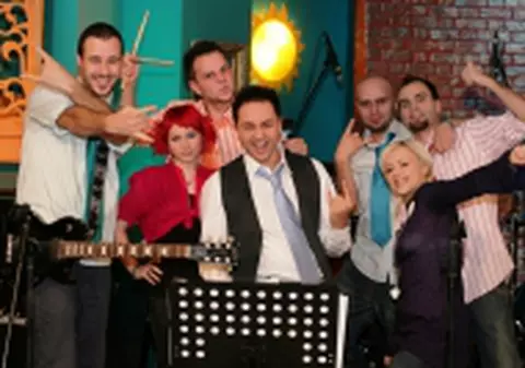 'Happy Hour' intra in vacanta din 18 iulie