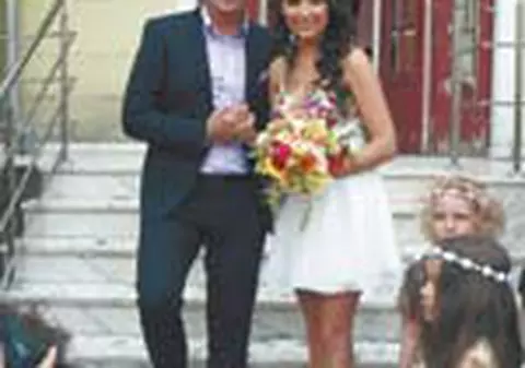 Au intarziat la cununie