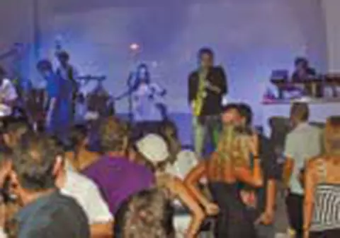 Sampanie si icre rosii la ziua lui Erbasu jr