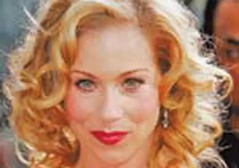Christina Applegate si-a extirpat sanii