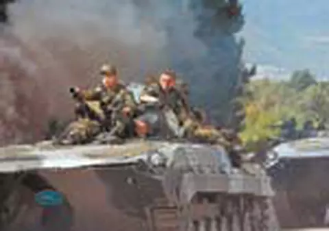 Rusia a inceput sa se retraga din Georgia