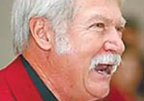 Incendiar: 'Cine e Bella Karoly?'