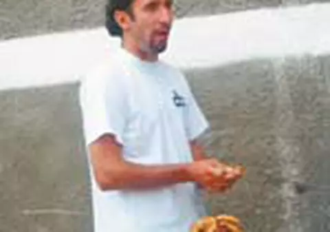 'Mancam covrigi de foame!'