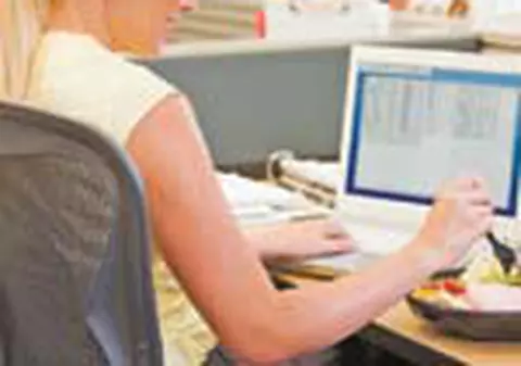 Si tu mananci pe fuga la birou?