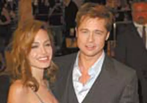 Angelina nu face fata rolului de mamica