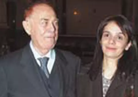 A murit cel mai misterios bogatas roman