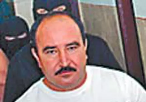 'Ma tin cu japca in puscarie'