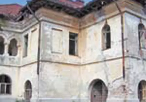 Conacul Cantacuzinilor, plin de balega