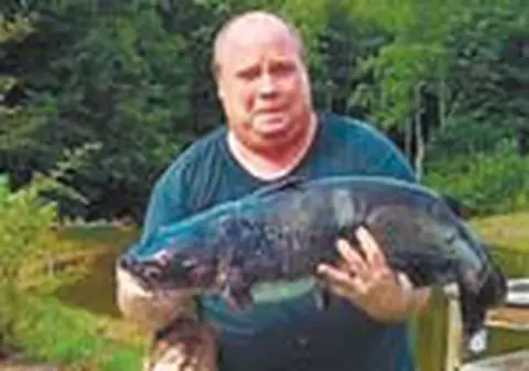 A prins un somn de 10 kilograme cu o undita de jucarie