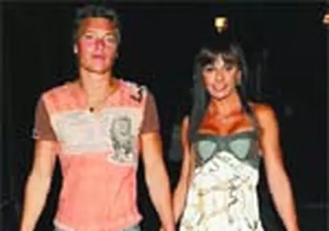 Ce fericita e Cheeky Gabriela!