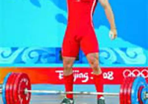 S-a ras in cap in semn de solidaritate cu calugarii tibetani