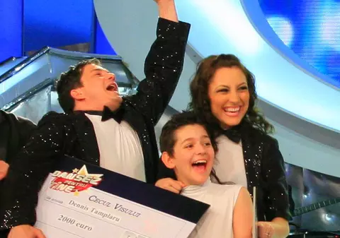 Opt destine, schimbate la ”Dansez pentru tine” 