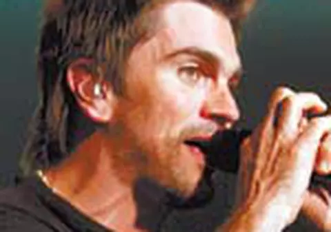 Juanes il admira pe Dumitru Prunariu