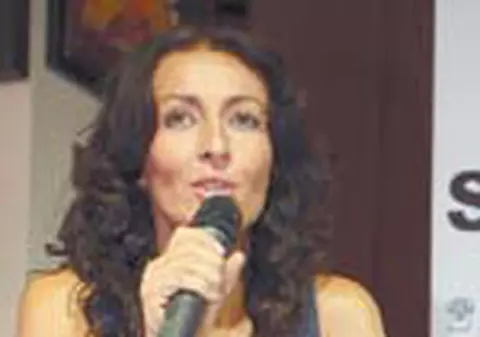 Raduleasca dezbraca vedetele