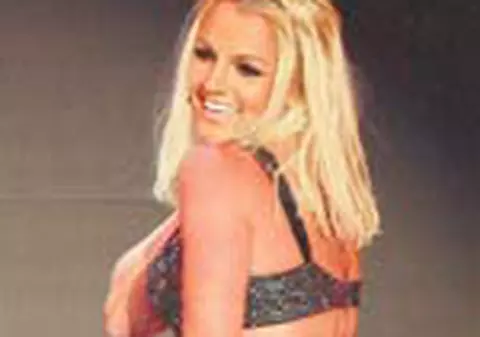 Britney si-a pierdut virginitatea la 14 ani