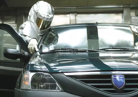 Renault va testa la Titu Dacia electrica